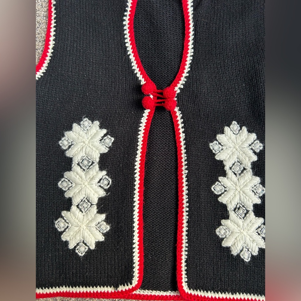 Christopher & Banks Hand Crochet Vintage Snowflake Vest size XL - Picture 3 of 8